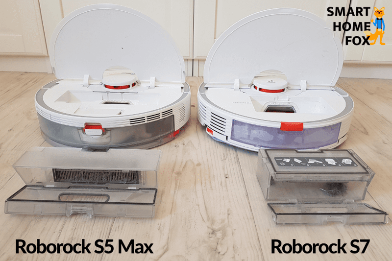 Два пылесборника Roborock S7 и S5 Max лежат рядом на полу
